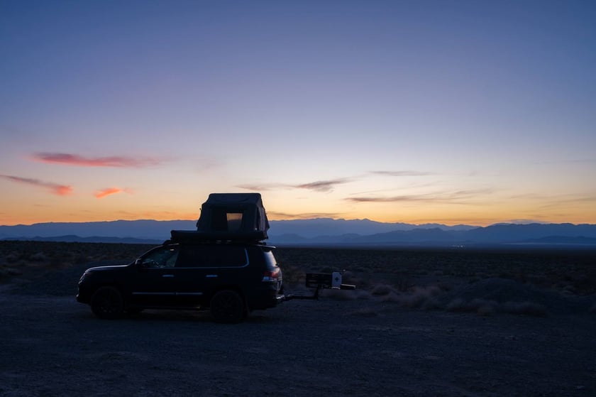 USA. Warto rozbić namiot przed zachjodem słońca, by potem spokojnie delektować się widokiem